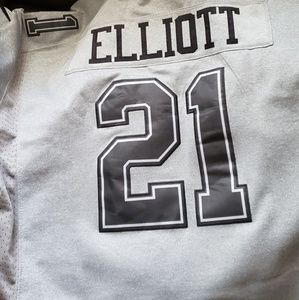 Meet your Posher, Derrick